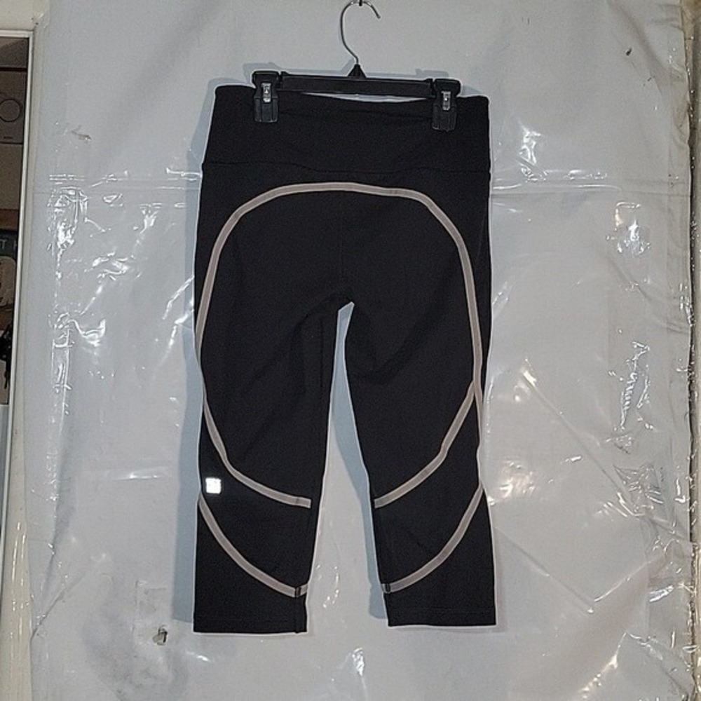 VICTORIA SECRET VST Black Capri Leggings Athletic Activewear Cropped bundle of 2 - Picture 5 of 7